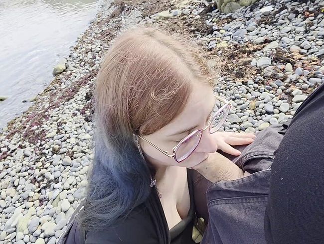 Download: BDSM-Team - Spontaner Blow Job am Meer