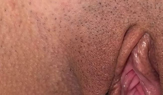 Download: BellaDiamondx - Meine Pussy öffnet sich und ist bereit auf deinen Schwanz zu pissen