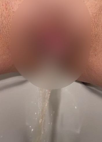 Download: BellaDiamondx - Meine Pussy öffnet sich und ist bereit auf deinen Schwanz zu pissen