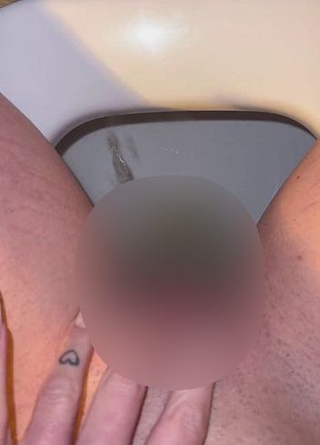 Download: BellaDiamondx - POV: Schau dir aus meiner Sicht an wie ich pisse