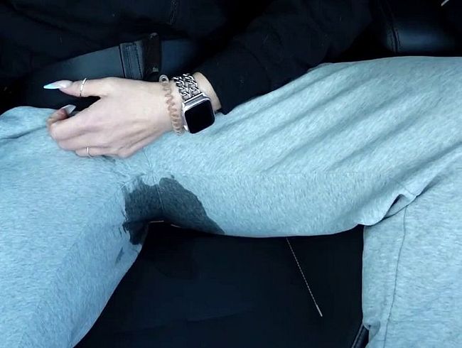 Download: BellaDiamondx - Eine lange Autofahrt und keine Toilette in Sicht? Dann muss wohl der Sitz herhalten