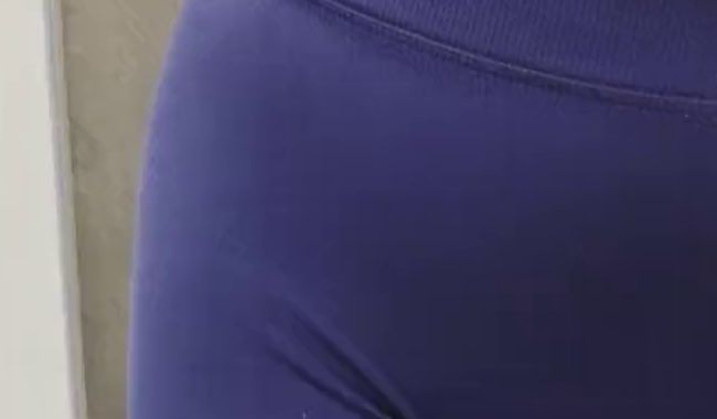 Download: Belle2007 - Ausversehen in die Leggins gepisst