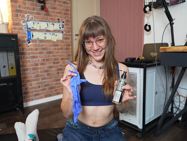 Download: BettDuett - Ölige Handarbeit im Latex Style !!!