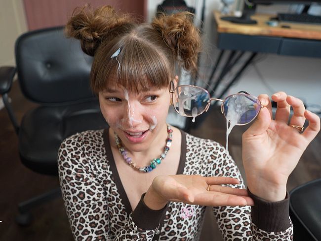 Download: BettDuett - Sperma Gesicht statt Skin Care !!