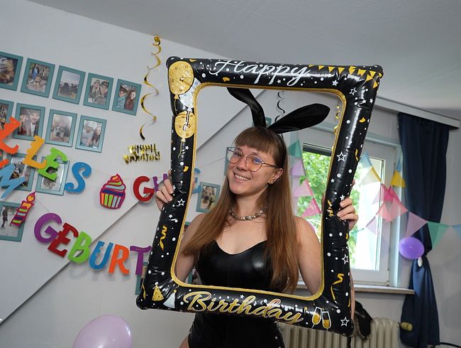 Download: BettDuett - UNCUT - Erster Anal Creampie mit Vibro Plug !!