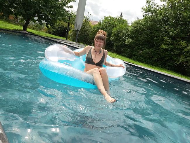Download: BettDuett - UNCUT - Pool Masturbation im Urlaub !