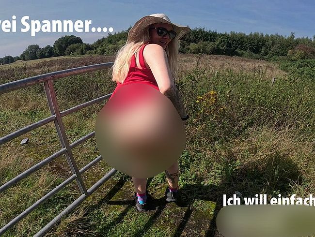 Download: BeverlyAthaliavip - Von zwei Spanner beim pissen erwischt! Finger mir meine PISSFOTZE