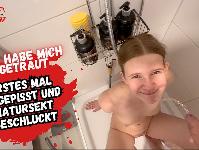 Download: Bikergirl_97 - OMG! Absoluter Tabubruch! Das erste Mal Natursekt probiert!