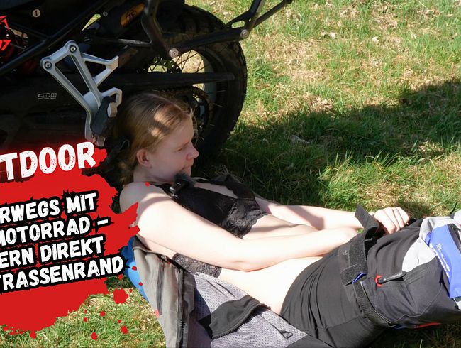 Download: Bikergirl_97 - Heimlich auf Bikertour gefingert bis zum Doppel Orgasmus!