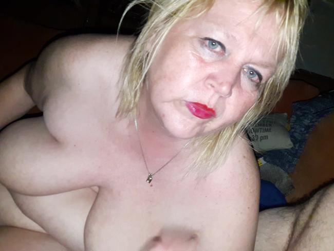 Download: Blasflittchen - POV - dominanter Spit Handjob für dich