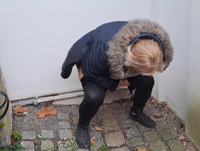 Download: Blasflittchen - abpissen - das tut gut