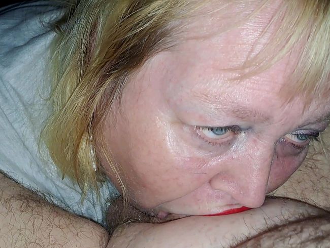 Download: Blasflittchen - Ich fick ihn tief und feucht mit meinen Mund