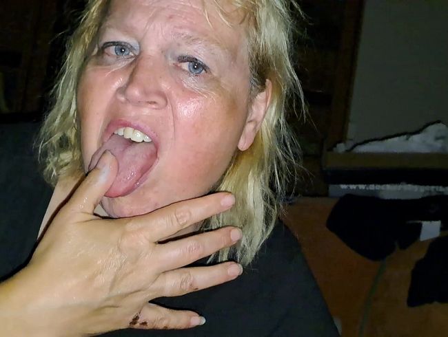 Download: Blasflittchen - Entsaftungs Milf