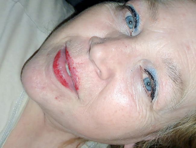 Download: Blasflittchen - Blowjob mitten in der Nacht