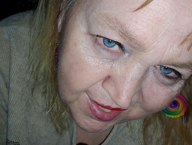 Download: Blasflittchen -  Handjob ohne Worte - POV