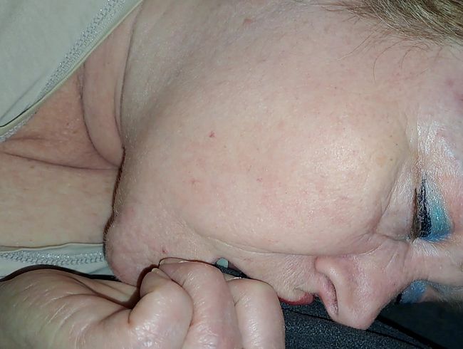 Download: Blasflittchen - Masturbation in der Nacht - Orgasmus besorgt