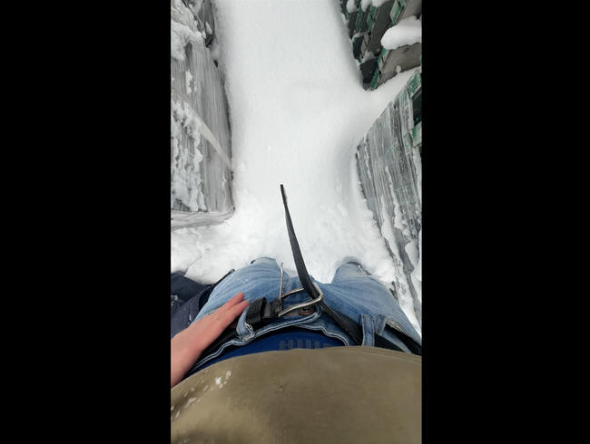 Download: Blondboy1998 - Im Schnee Abgespritzt