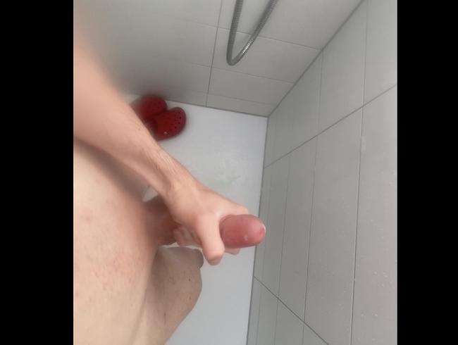 Download: Blondboy1998 - Unter der Dusche:)