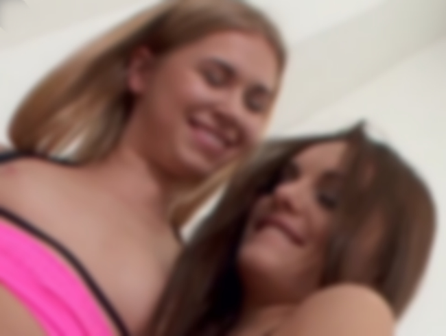 Download: Blondienchen - Willkommen zum Rudelbumsen! Jeder darf mal in uns reinficken!!!