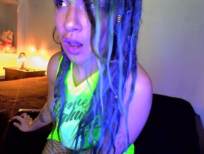 Download: Bluish_Blue - Galactic Blue Enseña mit ihren Tölpeln