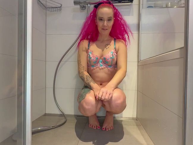 Download: Blush_Babe - OMG Leute… ich hab’s echt getan! Mein ALLERERSTES PISS VIDEO ist online!!