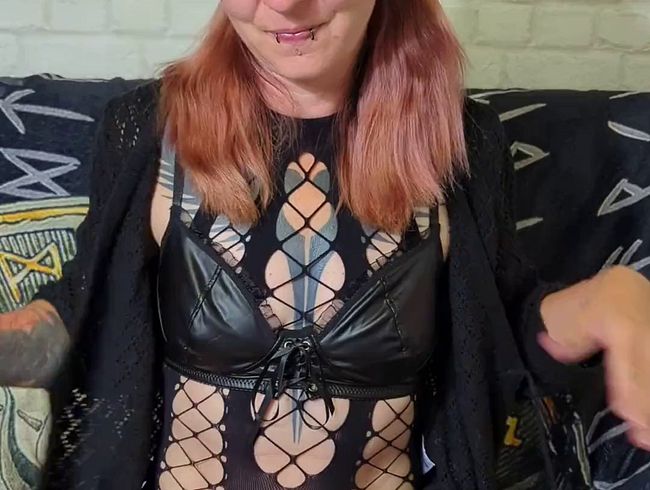 Download: Boagirl - Kleiner Strip vor der Cam