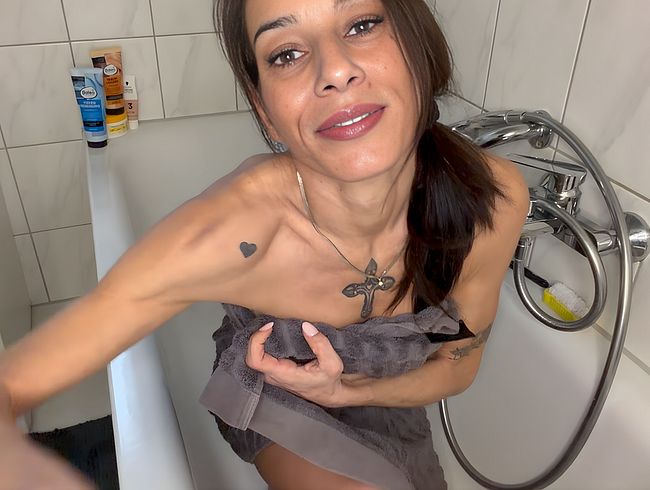 Download: BonniRyder - Solo in der Badewanne. Es wurde sehr geil mit Spielzeug