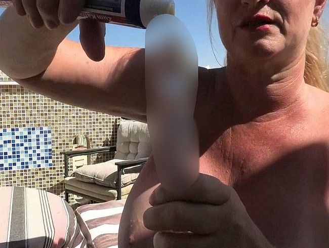 Download: Brandi69 - Dildo Spass auf meiner Terrasse