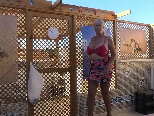 Download: Brandi69 - sexy Gang – lange Beine