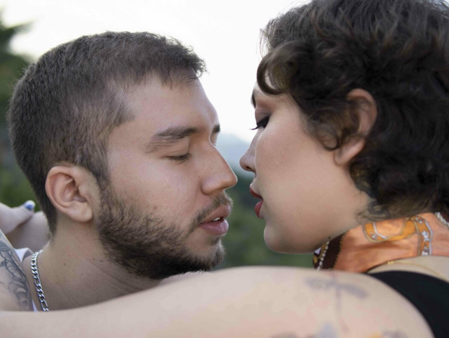 Download: BrianEvansx - Ich hatte Sex mit einem Paar großer Naturtitten in der Natur mit einem Tittenjob