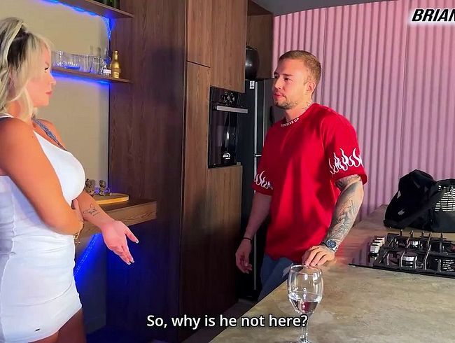 Download: BrianEvansx - Schöne Milf ist die vollbusige blonde Stiefmutter mit einem großen Arsch, den wir alle wollen