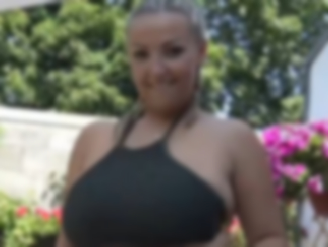 Download: Busty-Bombastic - Der Sommer kommt und ich werd schon wieder ganz feucht!!!