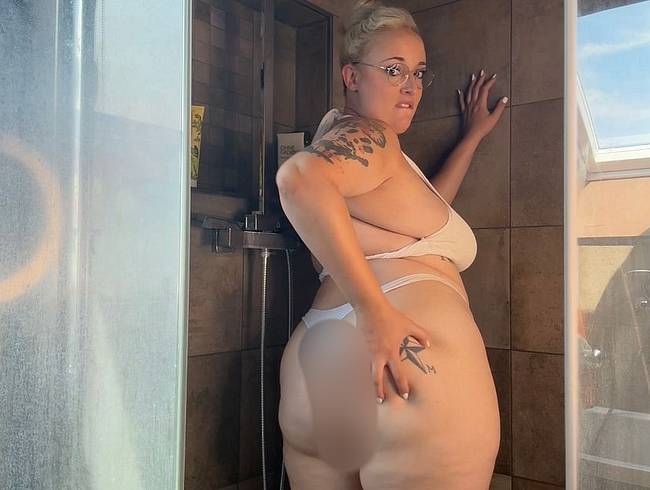 Download: BustyJillFox - Geile Dusche bis zum Orgasmus!!