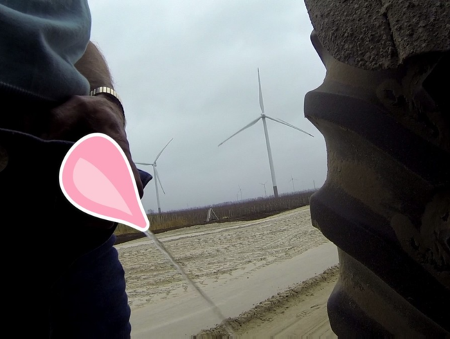 Download: CC-HOT-MEDIA - Einfach mal Outdoor Pissen