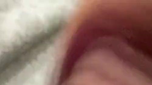 Download: Candismimi - Hier kannst du sehen wie meine Pussy mit den Fingern und dem Dildo verwöhnt wird ;)