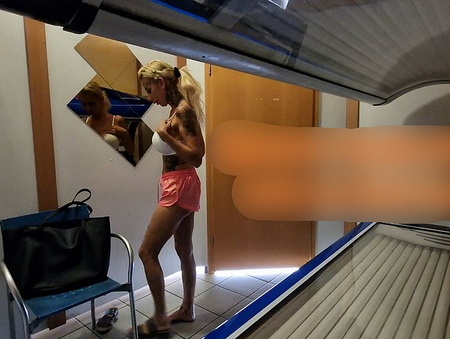 Download: Candy_Suck - Spanner beobachtet mich im Solarium