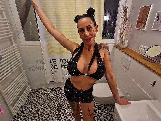 Download: Candy_Suck - Hausparty-Eskalation: Mein Ex fickt mich im Bad & spritzt mir ins Maul!