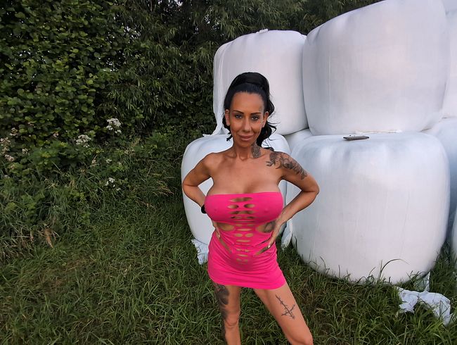 Download: Candy_Suck - Erwischt beim Nacktshooting Jetzt fickt mich der Bauer für sein Video!