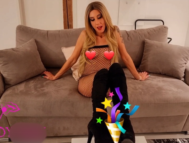 Download: Candy_Suck - Stiefeljob Wichs mir meine Stiefel voll