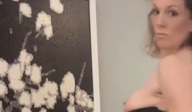 Download: Caroline391 - So seriös? Das kann jeder! Strip im Business Outfit