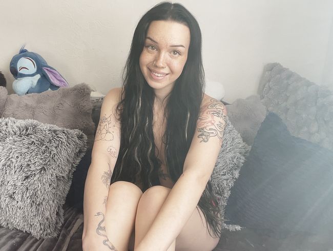 Download: Cassandra-Clasen - Ich überwinde meine Grenze!! Zum 1x meine Pussy im Internet gezeigt!