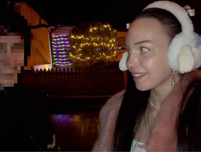 Download: Cassandra-Clasen - Was hab ich nur getan!! User spritzt mir ins Gesicht am Weihnachtsmarkt!!