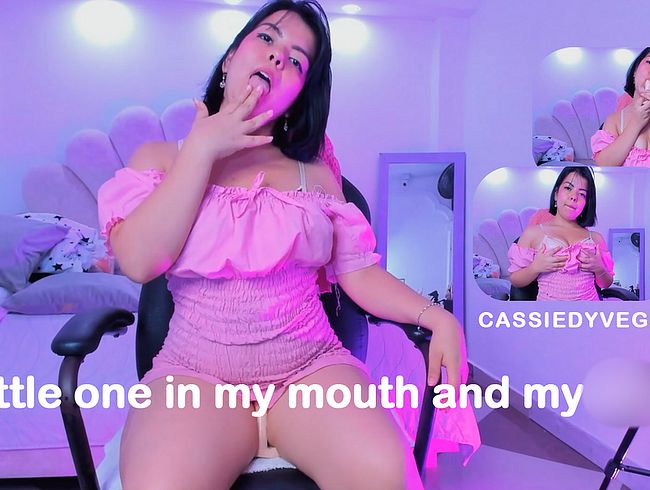 Download: CassidyVega - ein kleiner Schwanz in meinem Mund und meinen Titten, es macht mich an