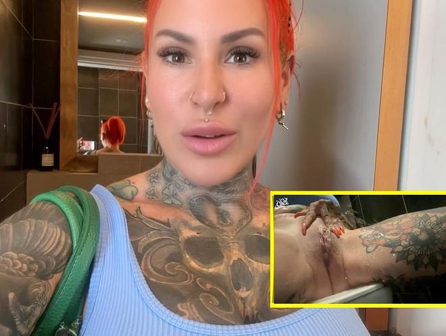 Download: Cat-Coxx - Achtung selfmade Pissflut auf der Restaurant Toilette