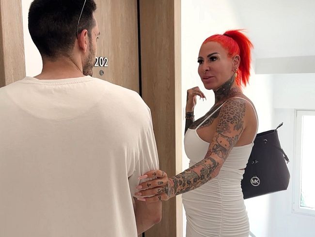 Download: Cat-Coxx - Wenn das seine Eltern wüssten!! Nachbarsjungen (18) zum Sex verführt