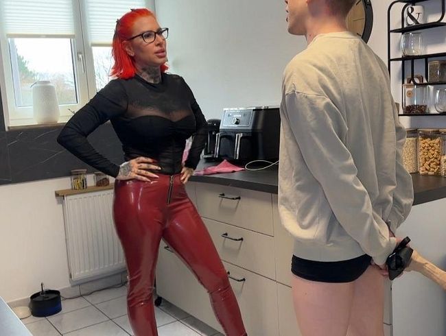 Download: Cat-Coxx - Krasse Beichte!! Die perverse Bitte meines Stiefsohnes