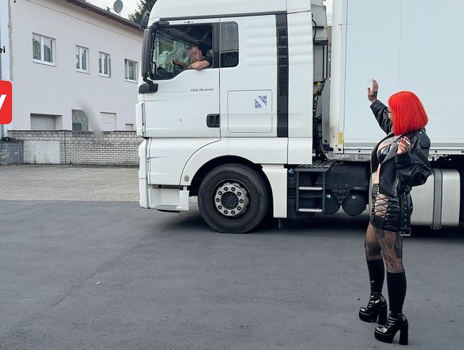 Download: Cat-Coxx - Perverser Truckstop!!!Auch Wolfgang (58)darf rüber rutschen