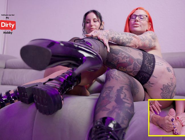 Download: Cat-Coxx - Krasser foot und blowjob von 2 geilen Schlampen Das lässt ihn hart abspritzen !