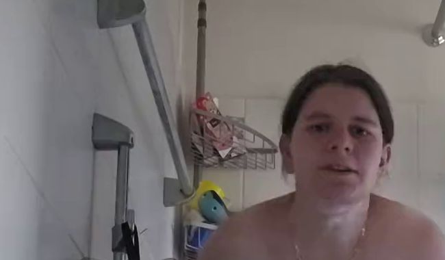 Download: Chantal2021 - Spaß in der Dusche