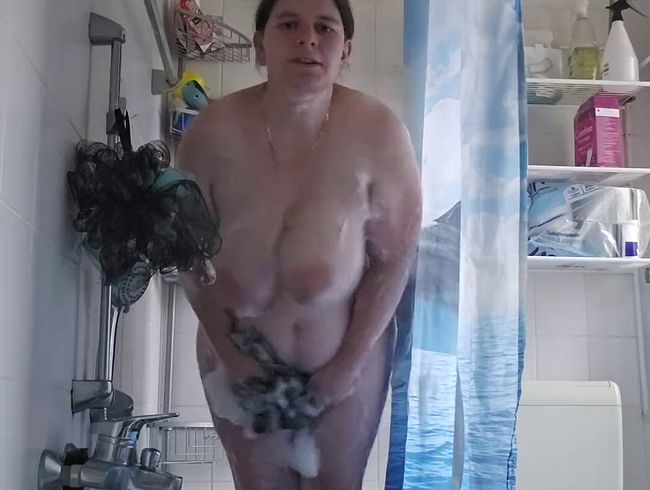 Download: Chantal2021 - Spaß in der Dusche